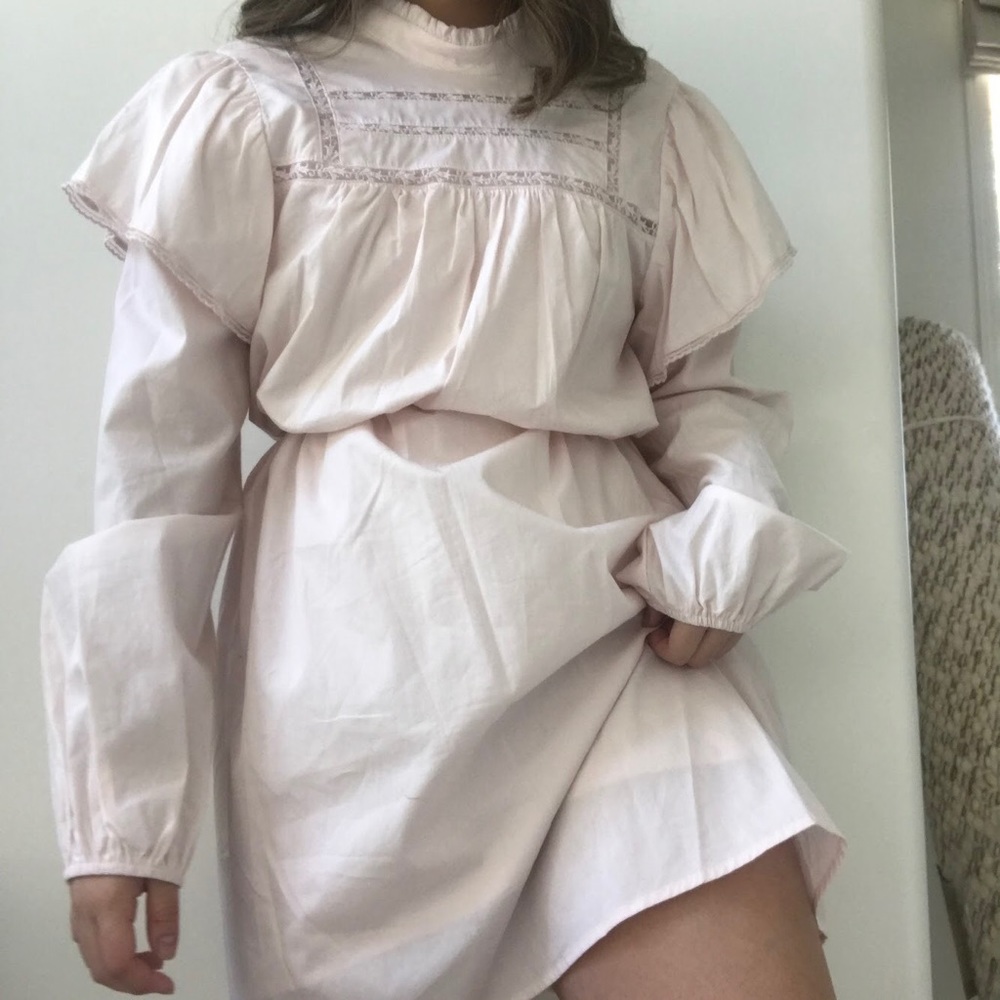 Vintage Pink Dress with Lace and Elastic Trims !!